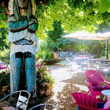 Chez Mikki Cassaniouze